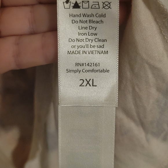 LuLaRoe NWT Vicki Long Sleeve 2X - Picture 2 of 4